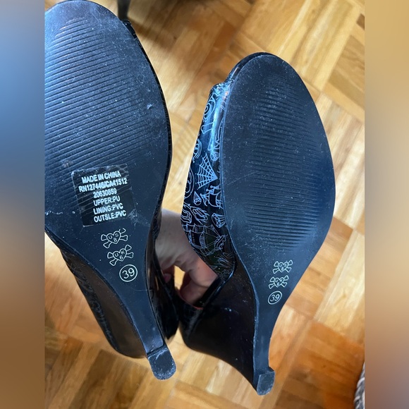 Iron Fist wedge peep toe shoes size 39 - Picture 2 of 3